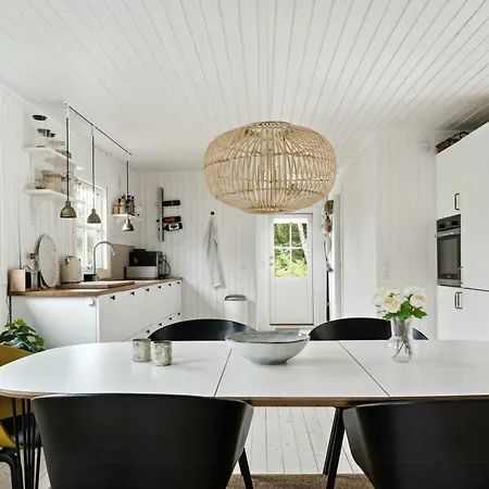 Bright And Classic House Near Hove