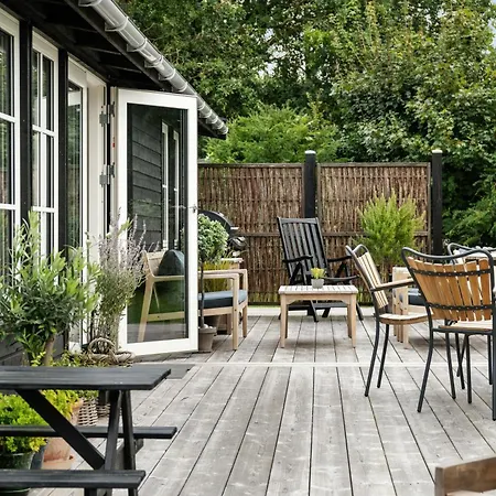 Bright And Classic House Near Hove Asnæs