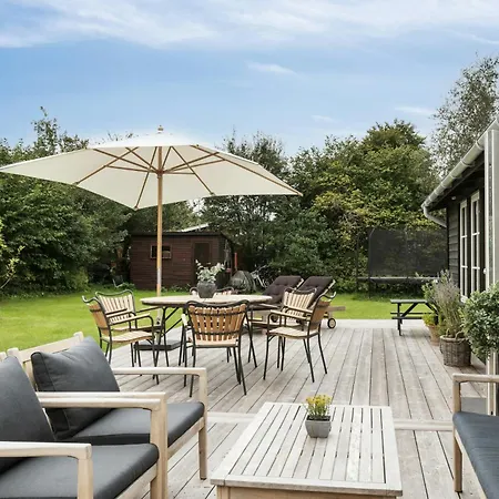 בית נופש Bright And Classic House Near Hove Asnæs