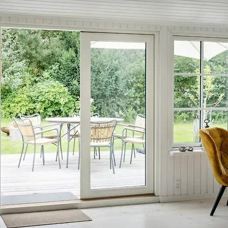 Bright And Classic House Near Hove *