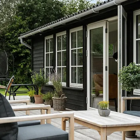 Bright And Classic House Near Hove